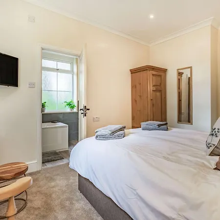 2 Bed In 87017 * Pateley Bridge